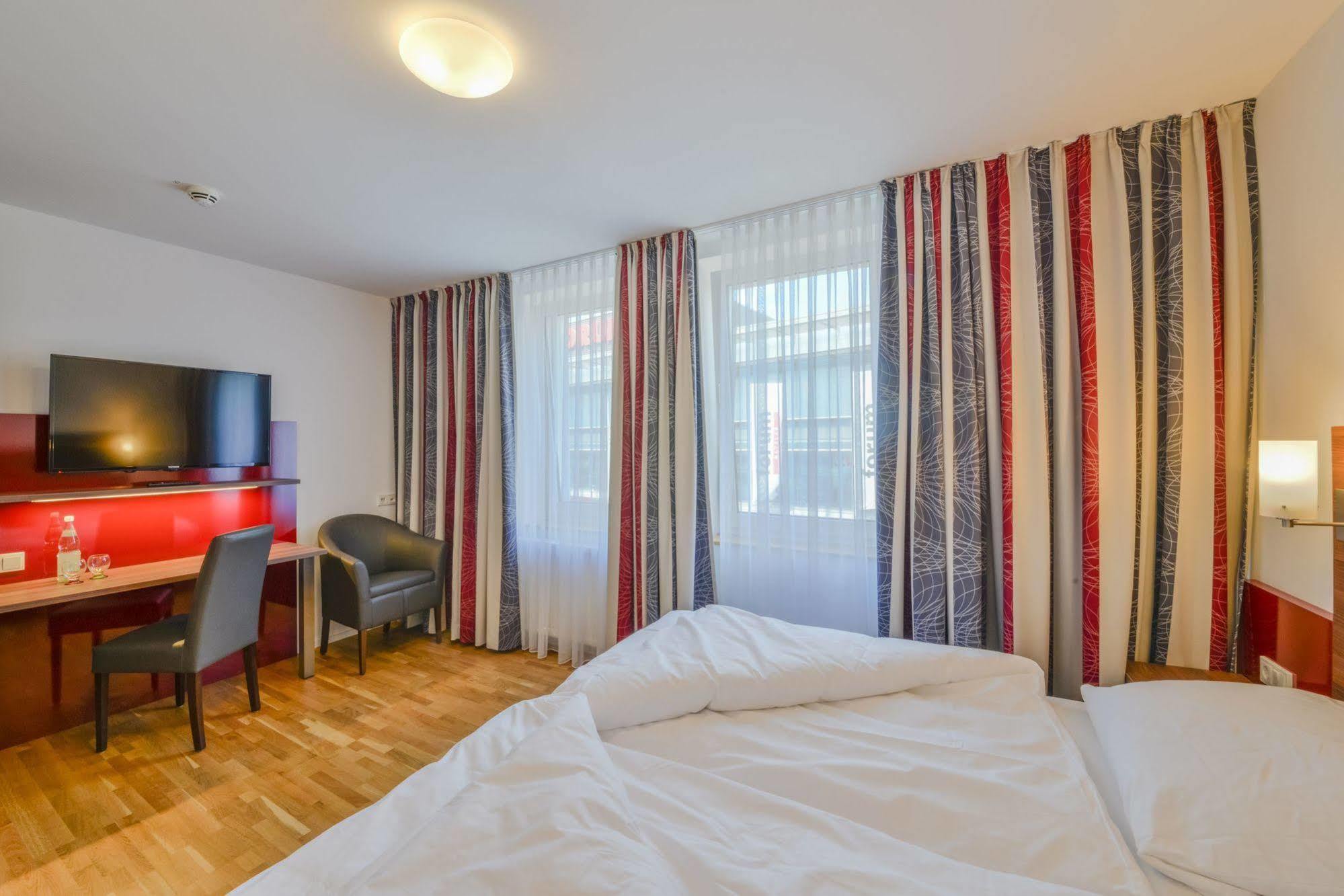 City Hotel Βέτσλαρ Εξωτερικό φωτογραφία